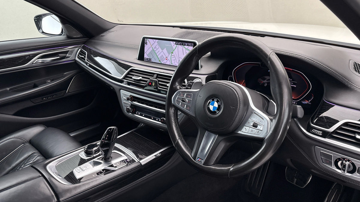 BMW 7 Series Image 5
