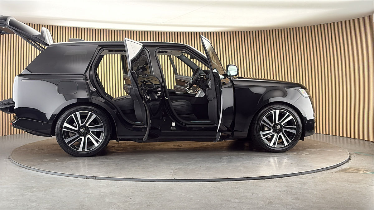 More views of Land Rover Range Rover