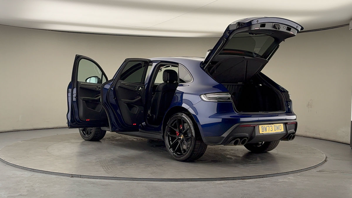 More views of Porsche Macan