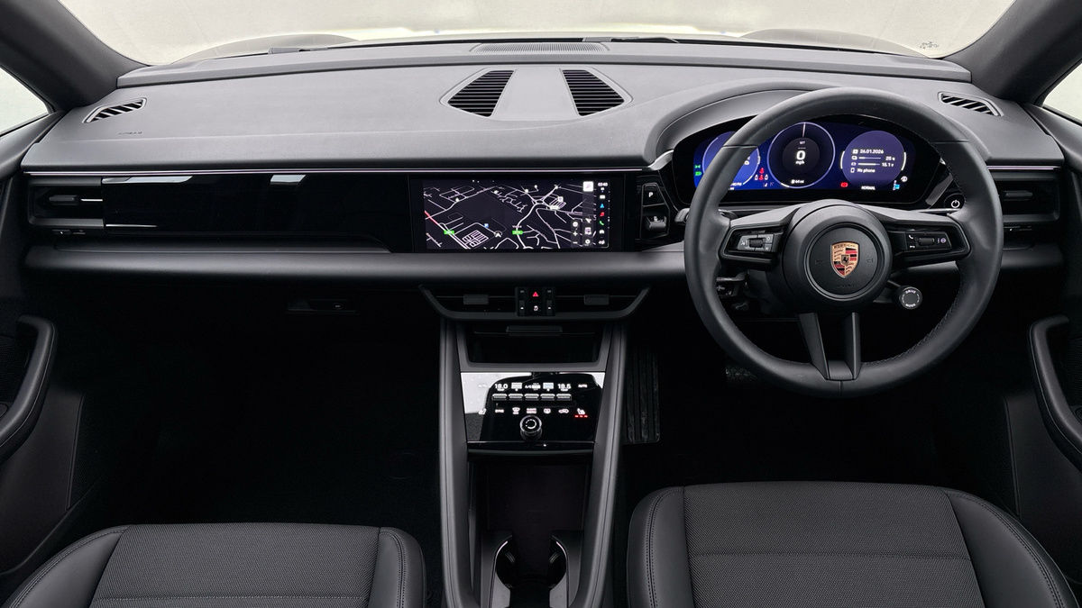 Porsche Macan Image 12