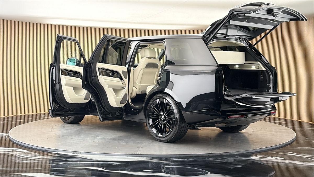 More views of Land Rover Range Rover