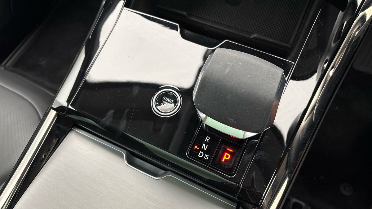Land Rover Range Rover Sport Image 26