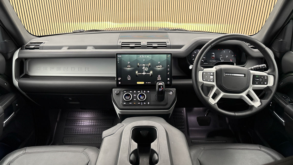 Land Rover Defender 90 Image 12