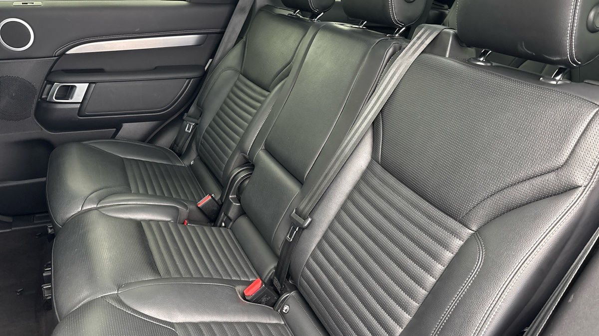 Land Rover Discovery Image 8