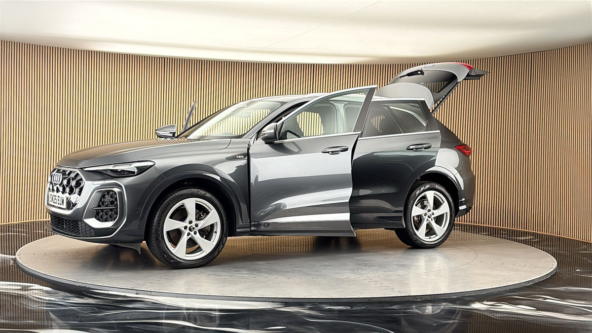 More views of Audi Q5