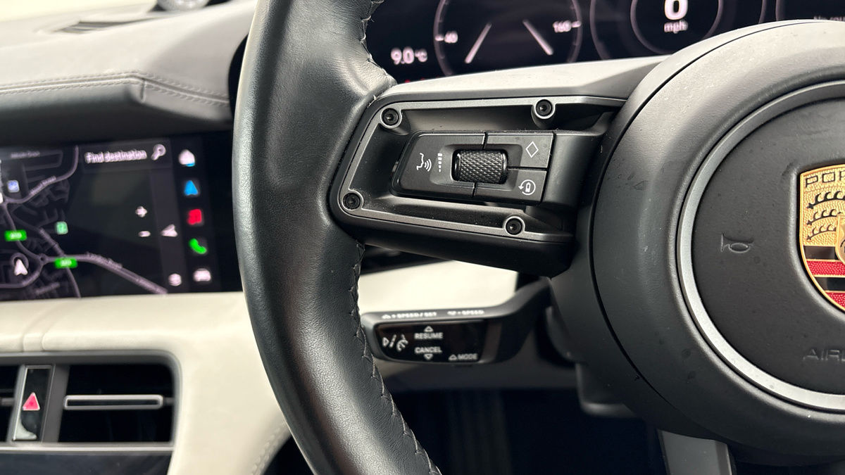 Porsche Taycan Image 13