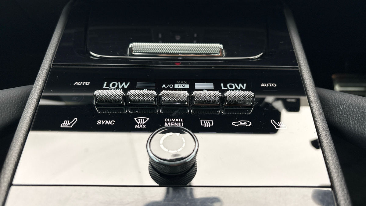 Porsche Cayenne Image 27