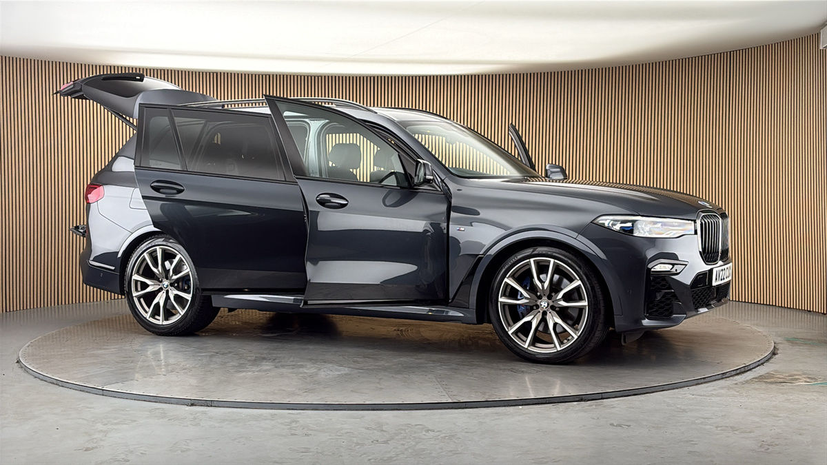 More views of BMW X7