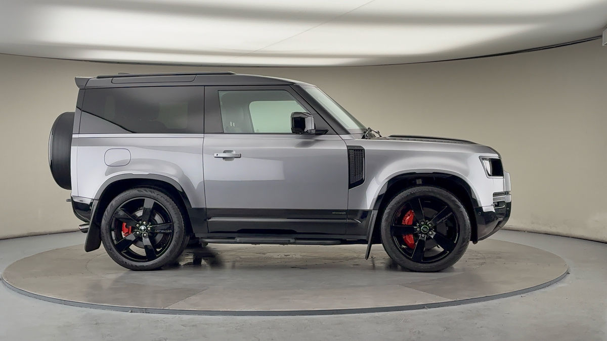 More views of Land Rover Defender 90