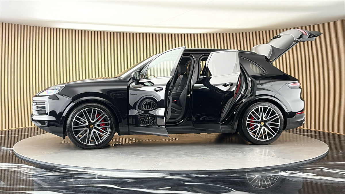 More views of Porsche Cayenne