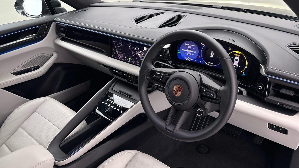 Porsche Macan Image 10