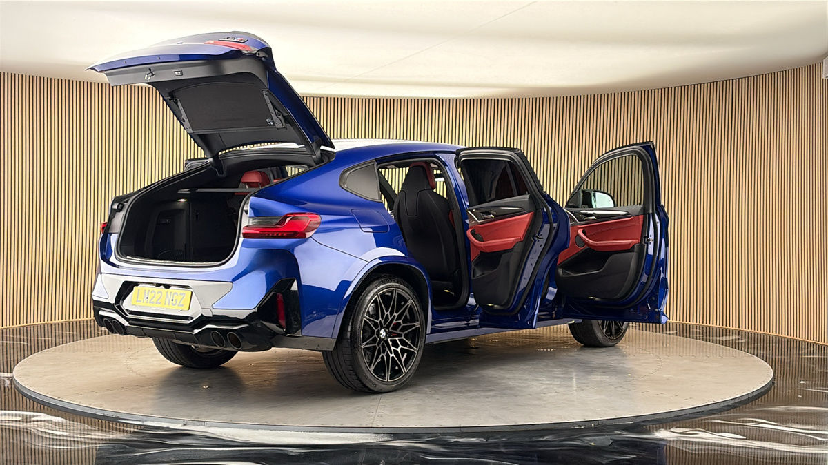 More views of BMW X4 M