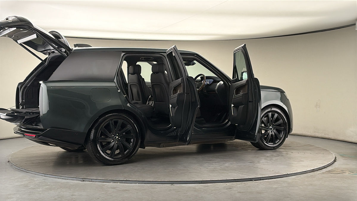 More views of Land Rover Range Rover