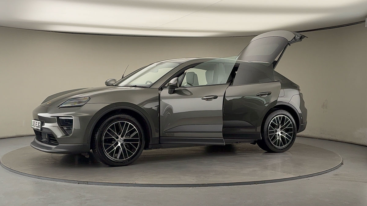 More views of Porsche Macan