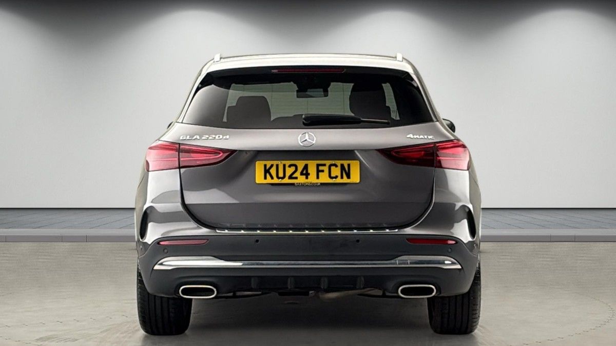 Mercedes-Benz GLA Image 4