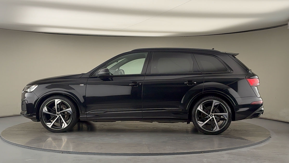 More views of Audi Q7