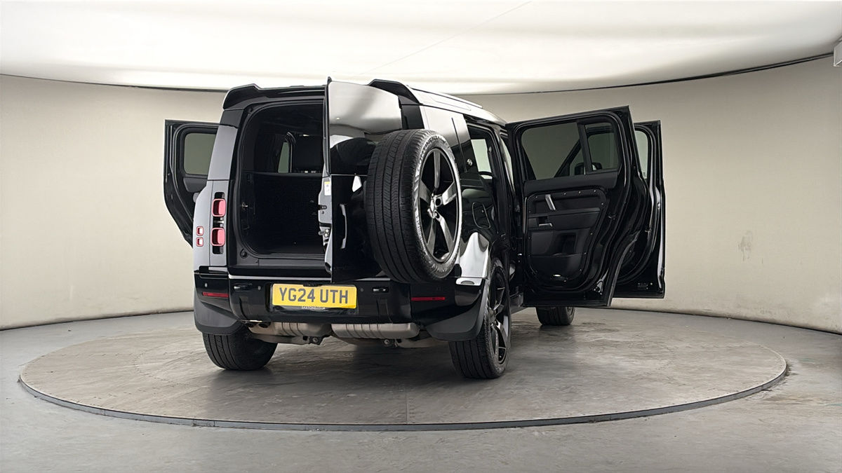 More views of Land Rover Defender 110