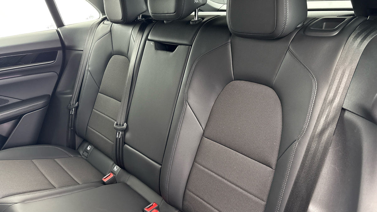 Porsche Macan Image 9