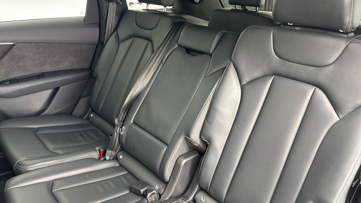 Audi Q7 Image 16