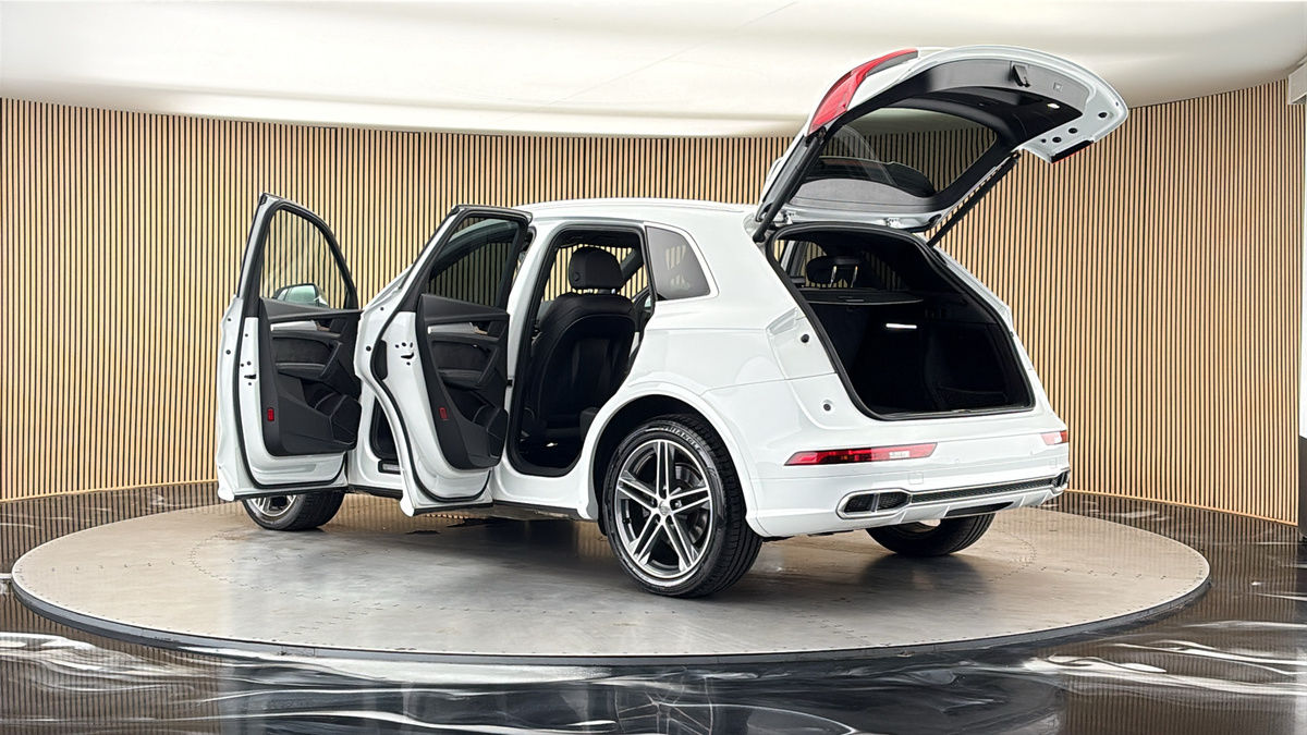 More views of Audi SQ5