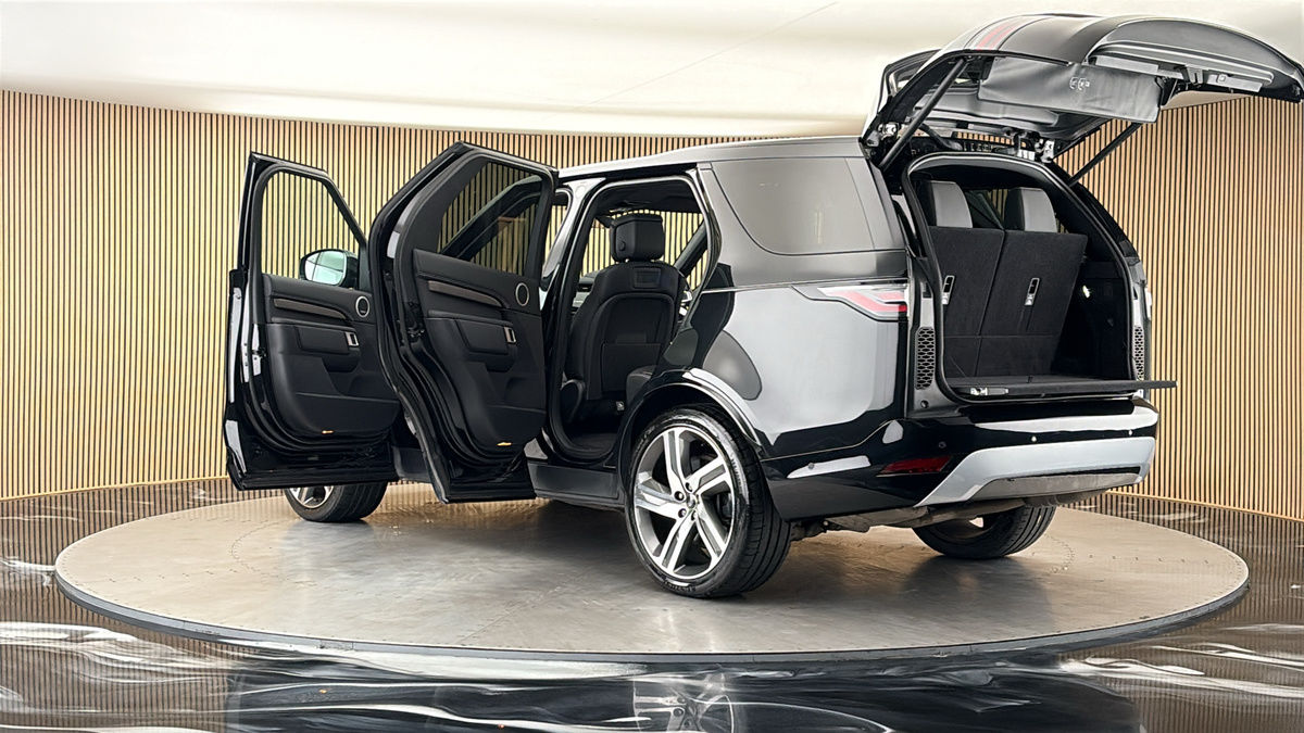 More views of Land Rover Discovery