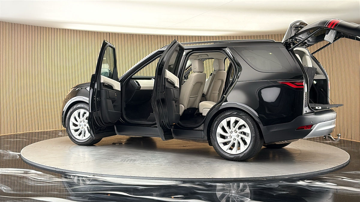 More views of Land Rover Discovery