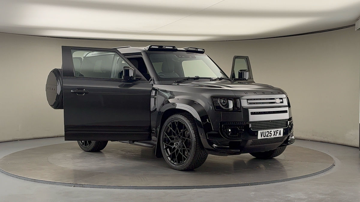 More views of Land Rover Defender 90