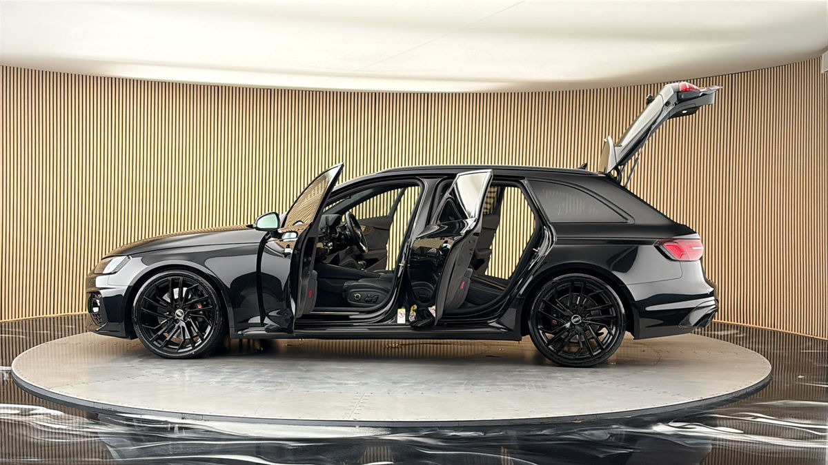 More views of Audi RS4 Avant