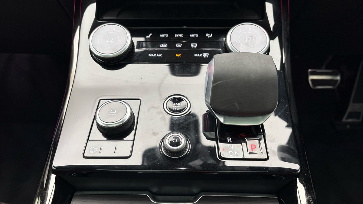 Land Rover Range Rover Sport Image 38