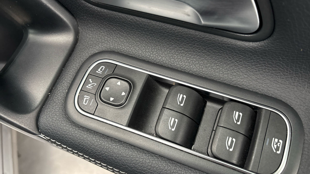 Mercedes-Benz CLA Image 25