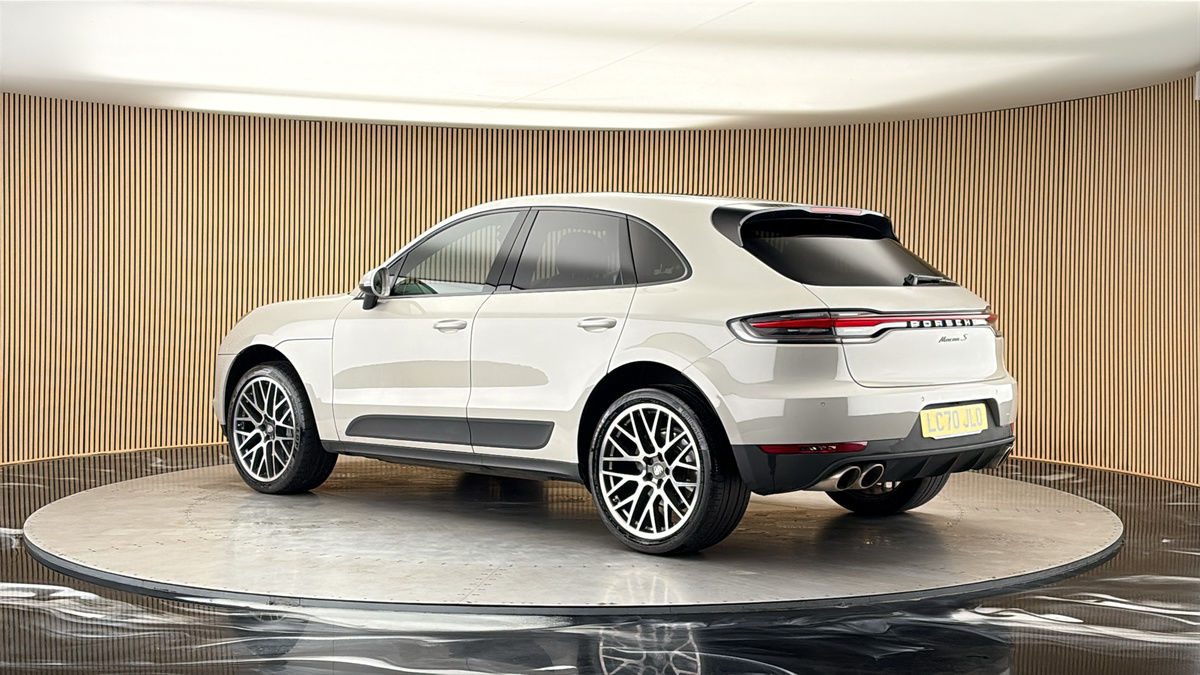 More views of Porsche Macan