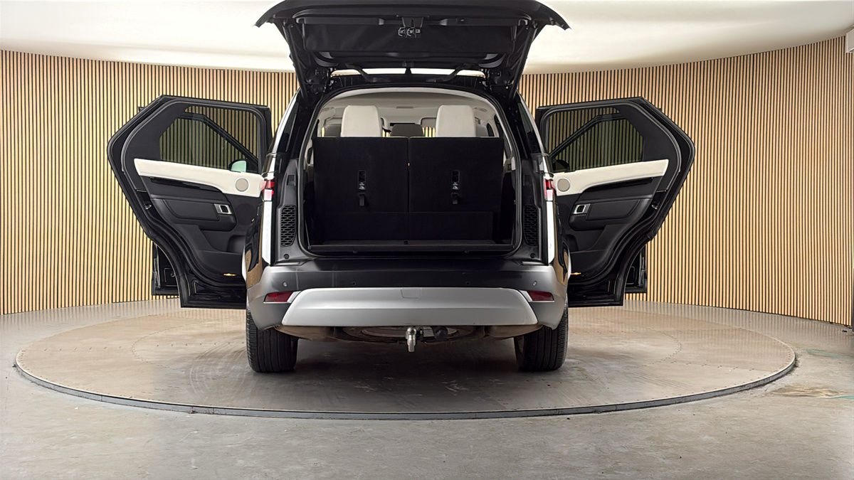 More views of Land Rover Discovery