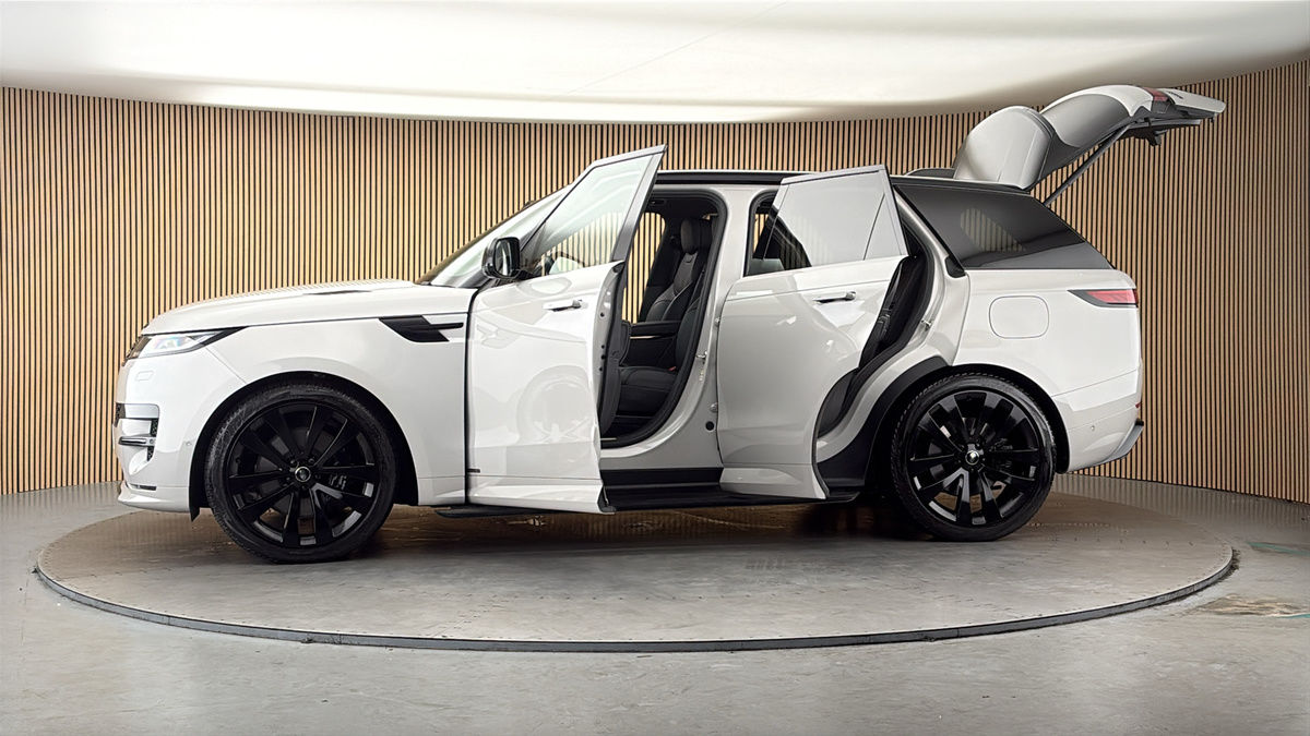 More views of Land Rover Range Rover Sport