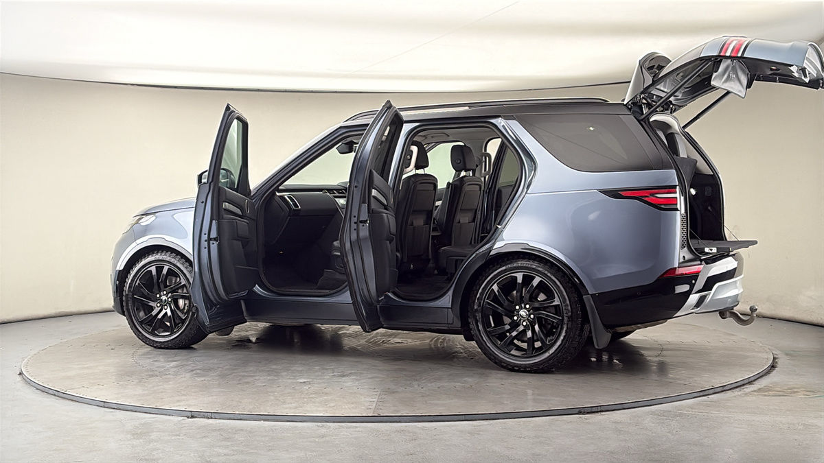 More views of Land Rover Discovery