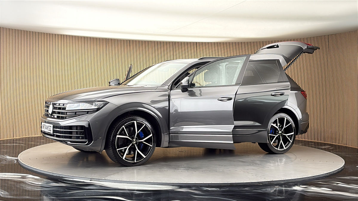 More views of Volkswagen Touareg