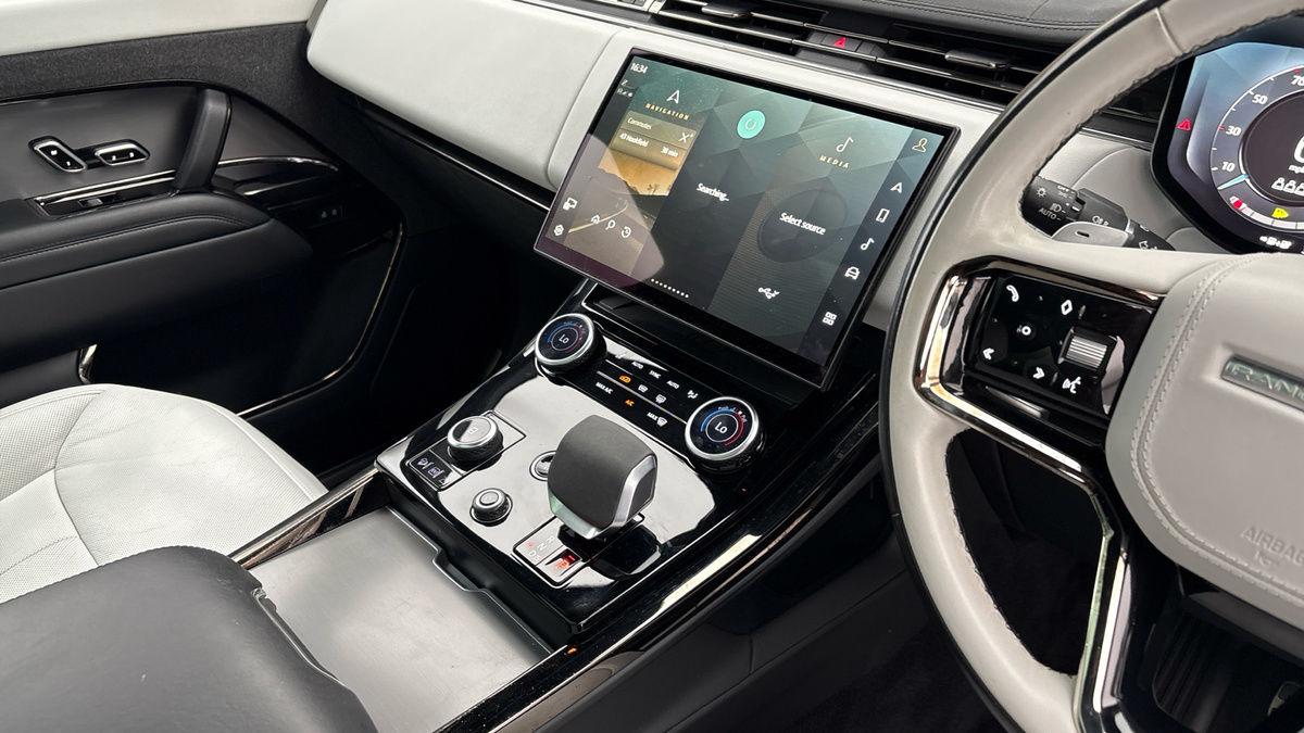 Land Rover Range Rover Sport Image 18