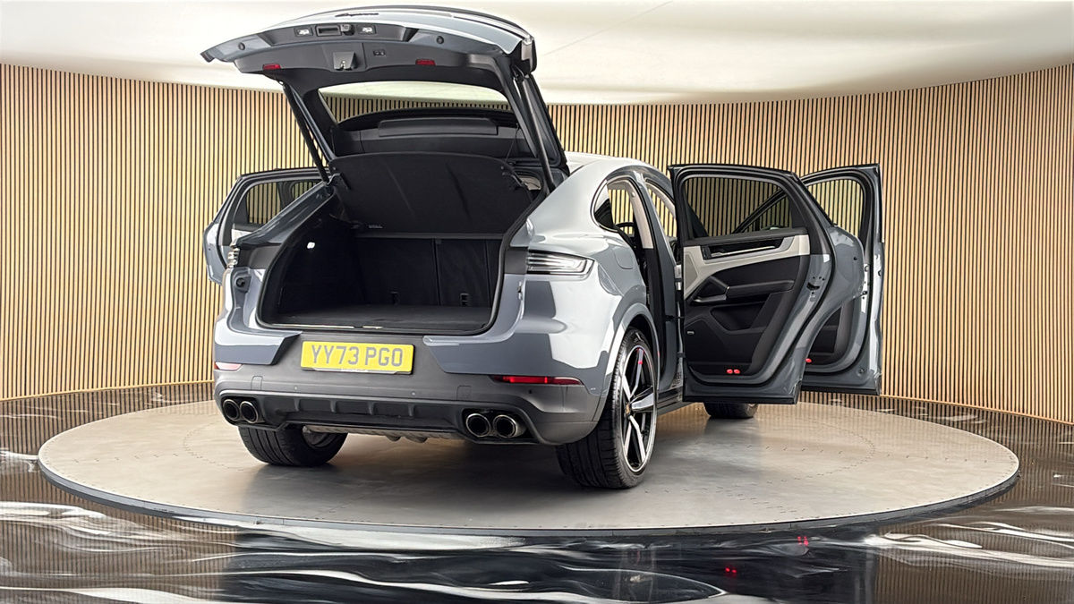 More views of Porsche Cayenne