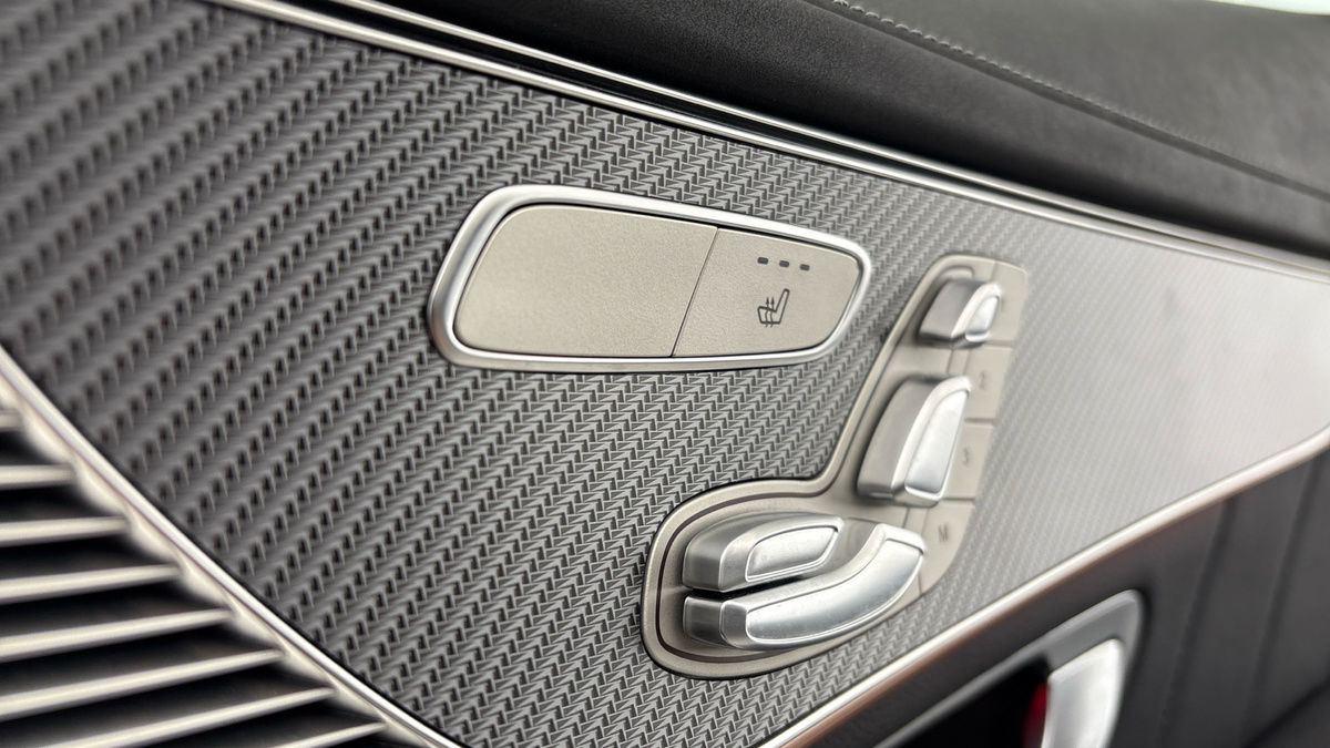 Mercedes-Benz EQC Image 27