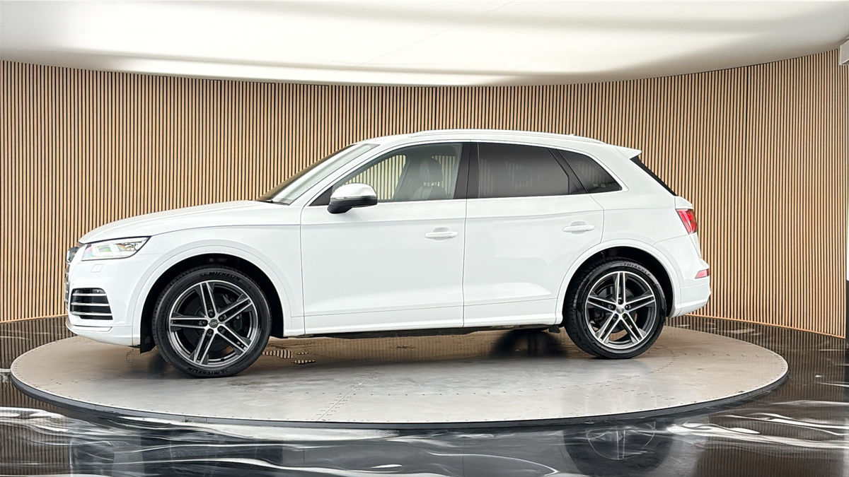 More views of Audi SQ5