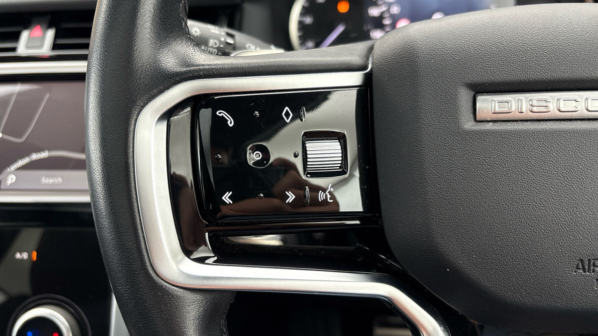 Land Rover Discovery Sport Image 13