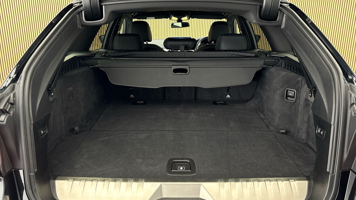 BMW 5 Series Image 11
