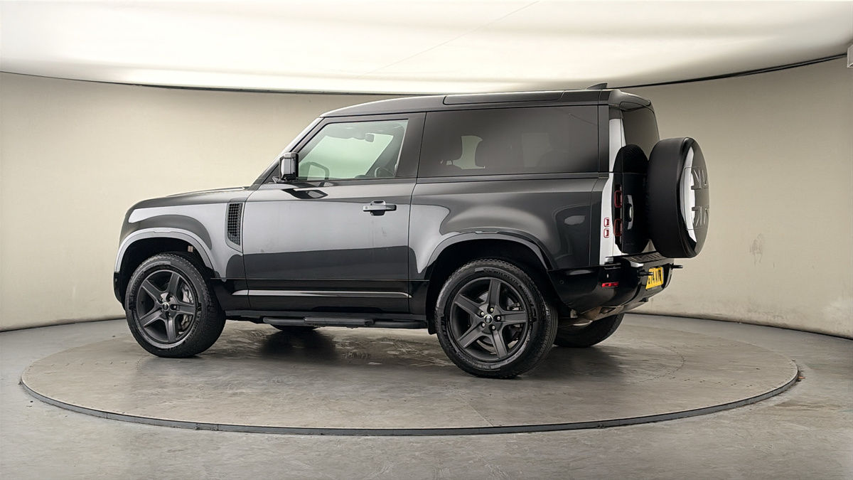More views of Land Rover Defender 90