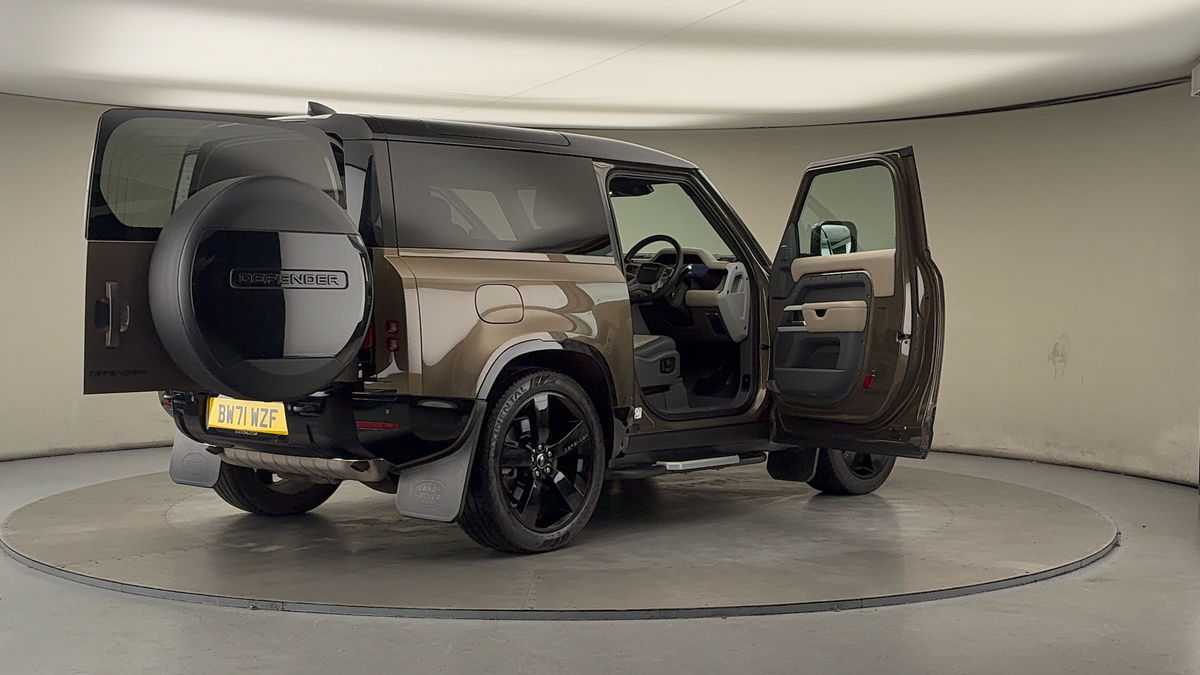 More views of Land Rover Defender 90