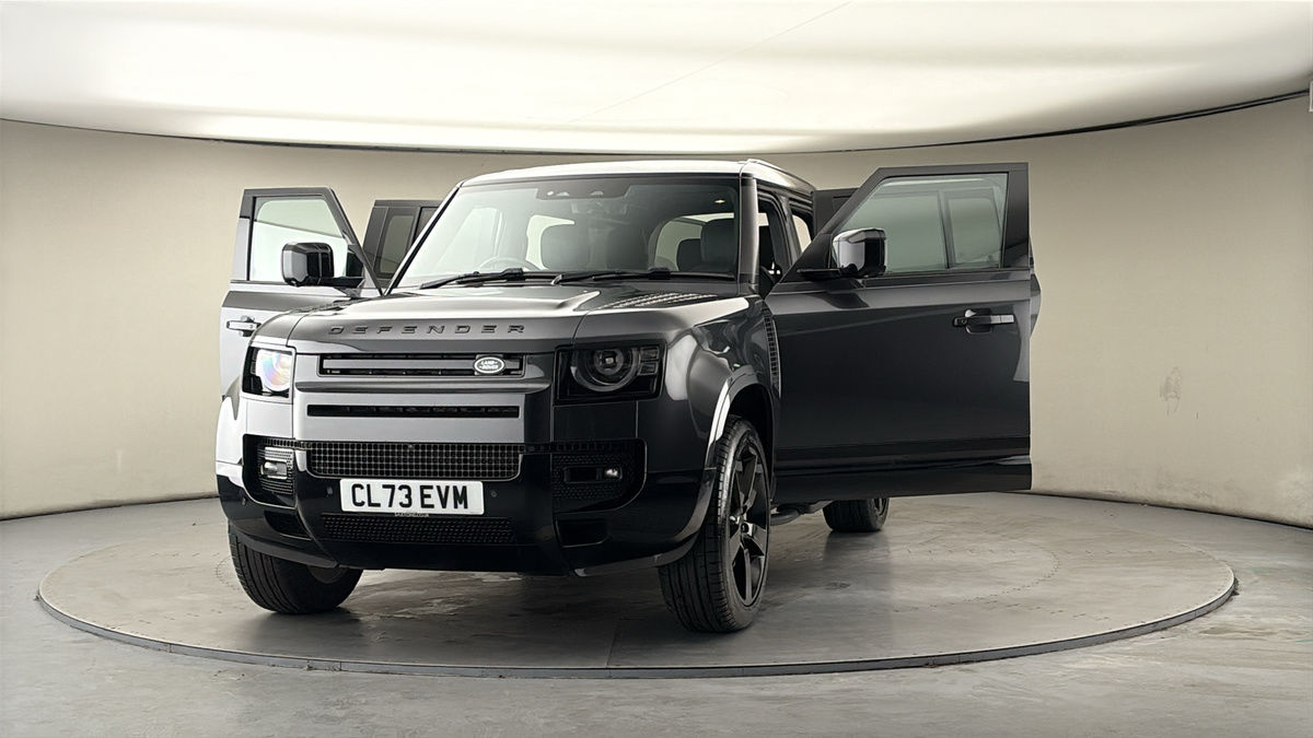 More views of Land Rover Defender 110