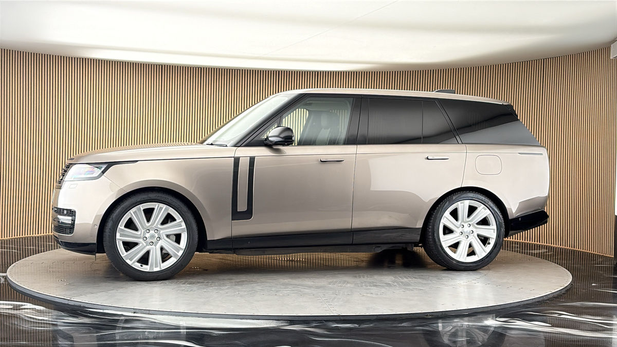 More views of Land Rover Range Rover