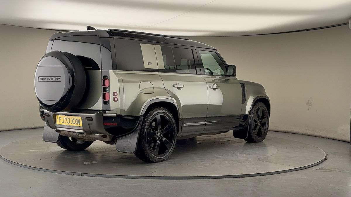 More views of Land Rover Defender 110