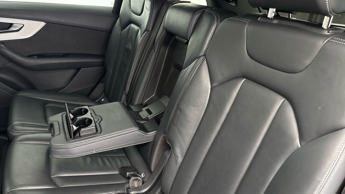 Audi Q7 Image 9