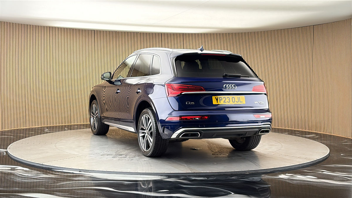 More views of Audi Q5
