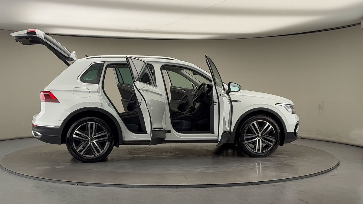 More views of Volkswagen Tiguan