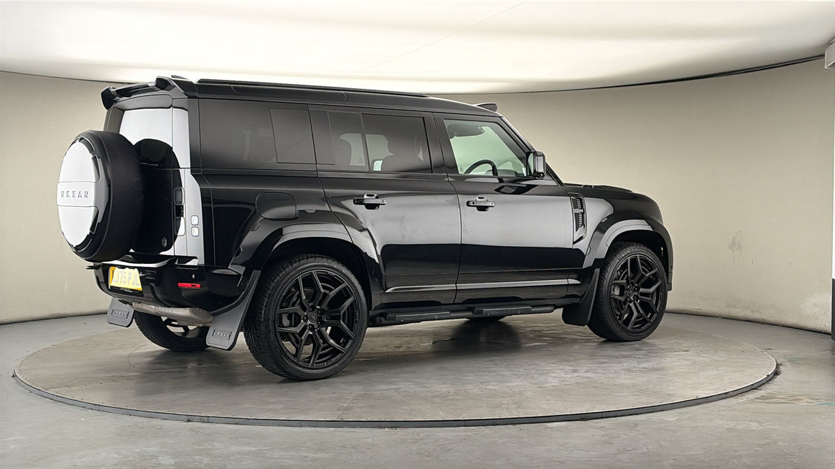 More views of Land Rover Defender 110